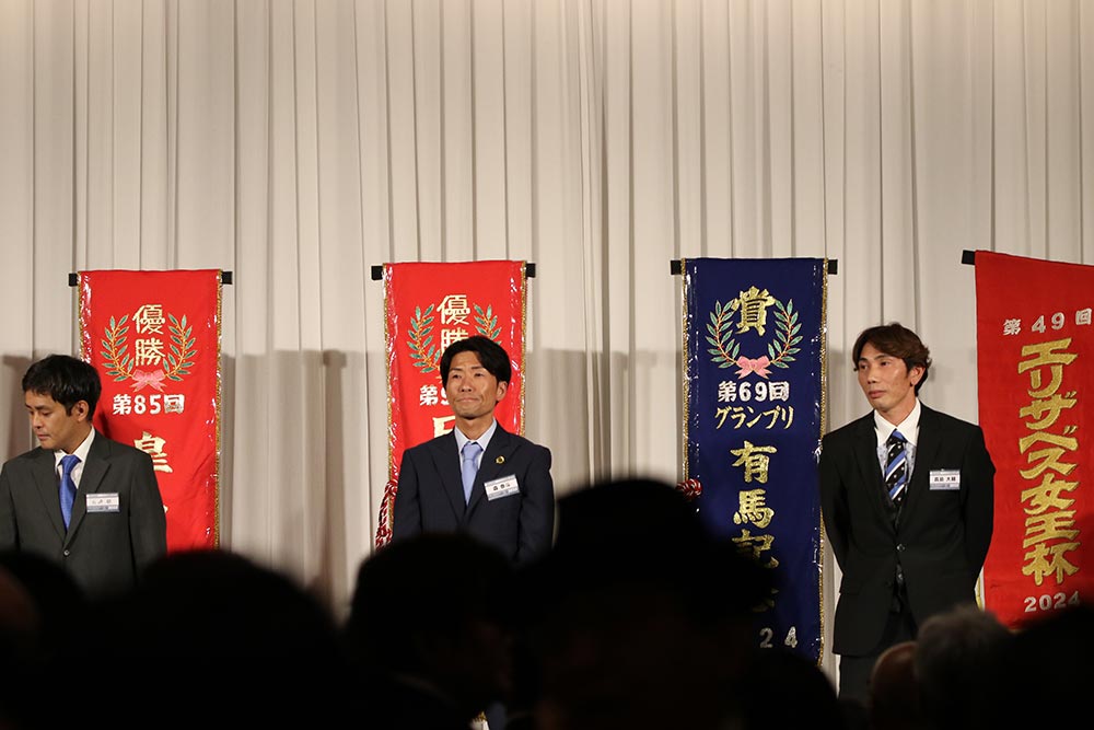 左から、石崎駿 騎手・森奏斗 騎手・真島大輔 騎手