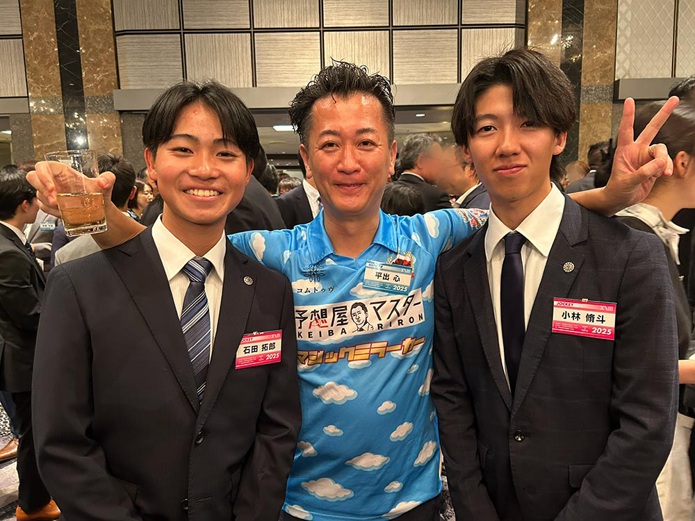 石田拓郎 騎手(左)・ 小林脩斗 騎手(右)