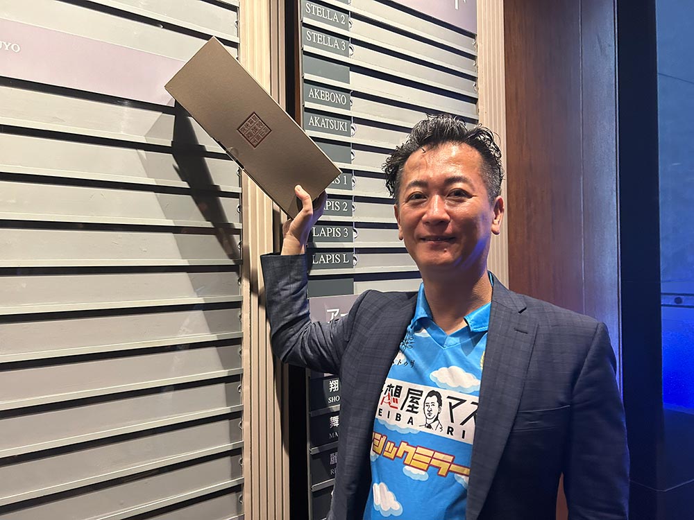 マスターはドリップコーヒーのお土産を「セミナーでプレゼント企画をしよう!」と提案!